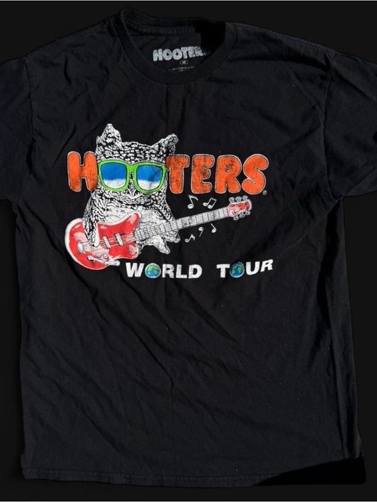 Hooters Other - Hooters Black Cat Graphic Tee with Orange Logo & Red Guitar